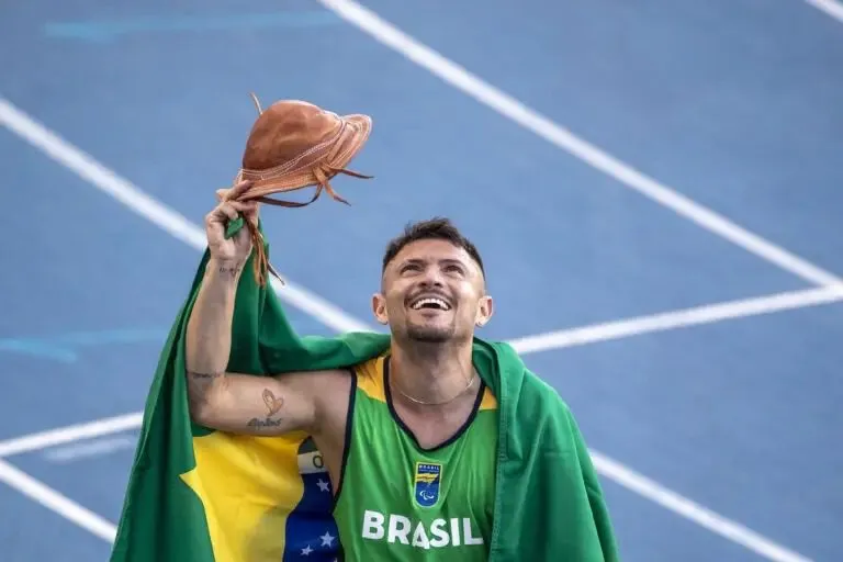 Paraibano Petrúcio Ferreira é pentacampeão nos 100 m do Mundial de Atletismo Paralímpico