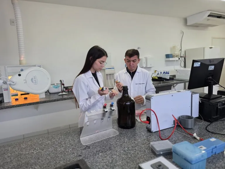 Pesquisadores da Paraíba desenvolvem tecnologia para detectar metanol em bebidas alcoólicas