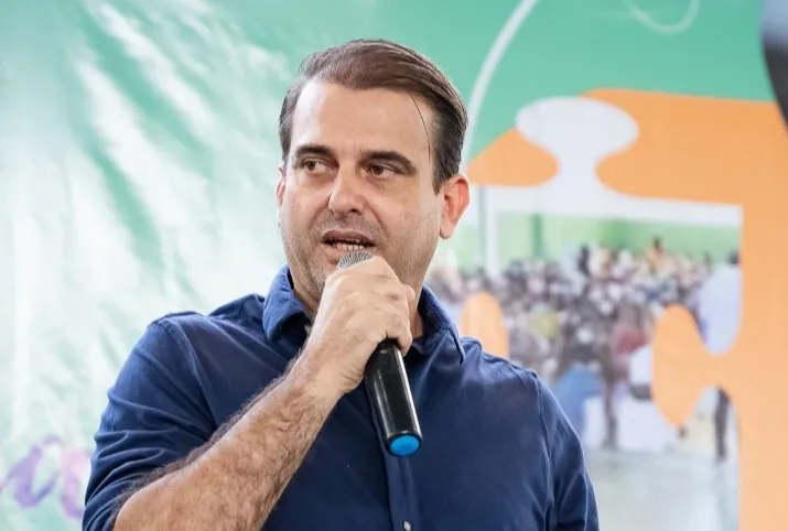 Prefeito Bal Lins antecipa pagamento e quita toda a folha de outubro nesta quarta-feira (15)