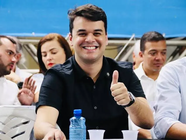 Ari Reis celebra mais de 200 mil vacinas aplicadas na Paraíba em 2025