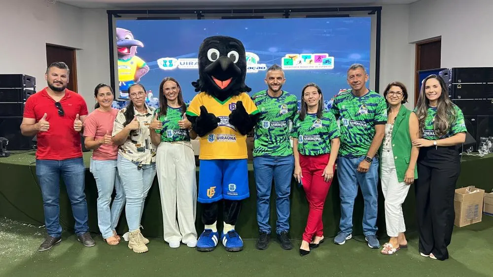 Prefeitura de Uiraúna realiza entrega dos kits da Escolinha Craques do Futuro