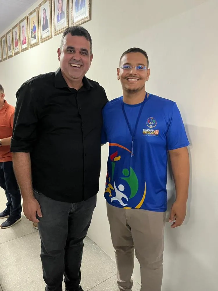 Vereador Thiago de Azulão participa de visita de Lucas Ribeiro e Wilson Filho à Escola Ernani Sátyro e do lançamento da Escolinha Craques do Futuro em Uiraúna