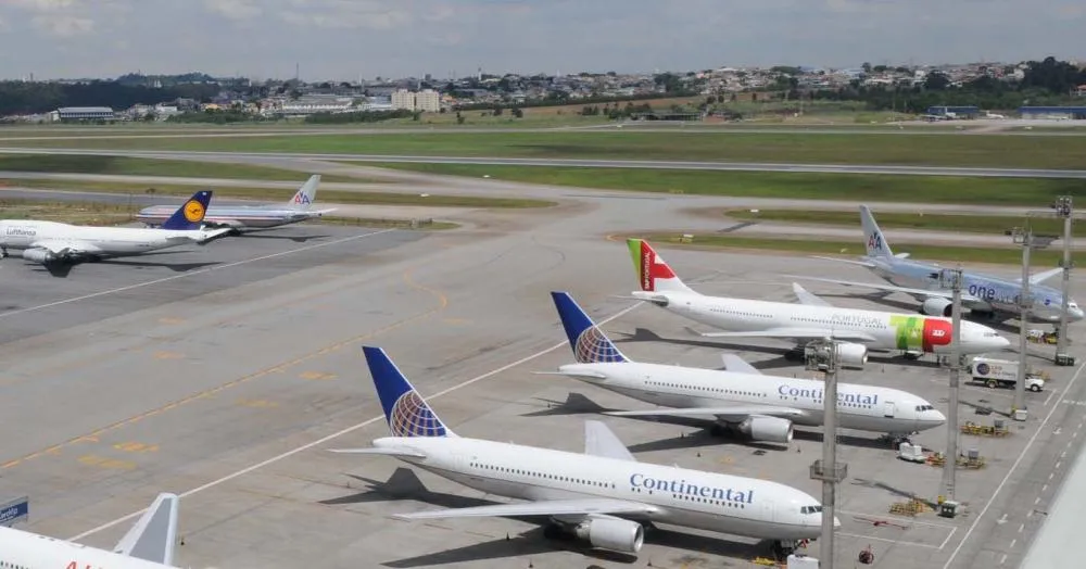 Aviação atinge recorde histórico em agosto e puxa crescimento do setor de transportes