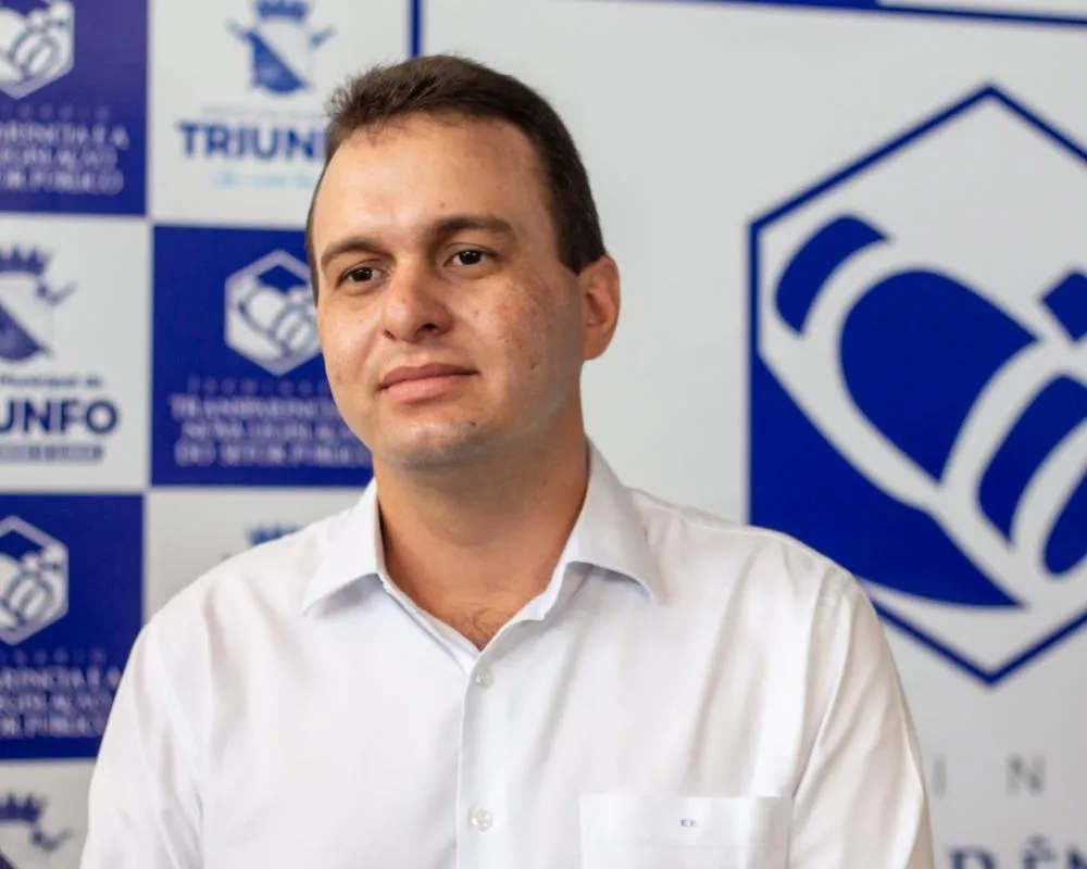 Mesmo diante dos bloqueios do FPM, prefeito Espedito Filho mantém equilíbrio e paga servidores de Triunfo dentro do mês trabalhado