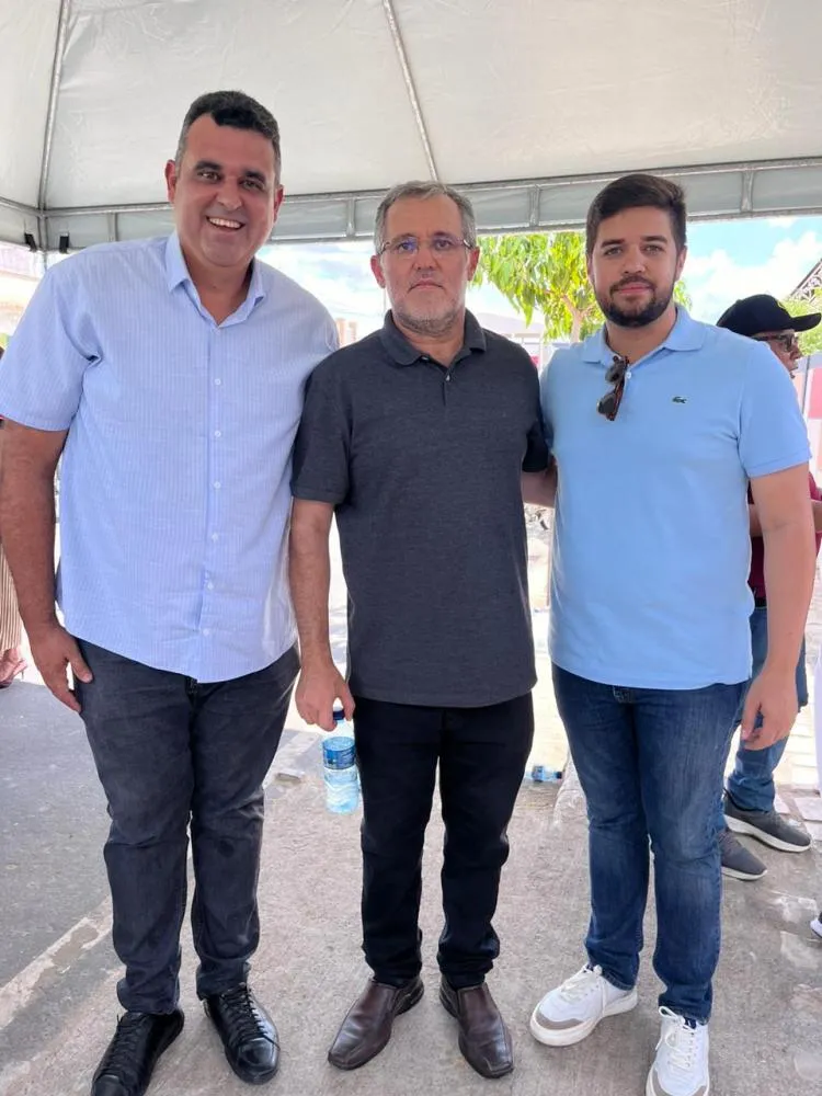 Vereador Thiago de Azulão lidera envio de ofício solicitando funcionamento 24h da Delegacia de Polícia Civil de Uiraúna; documento é assinado por todos os vereadores