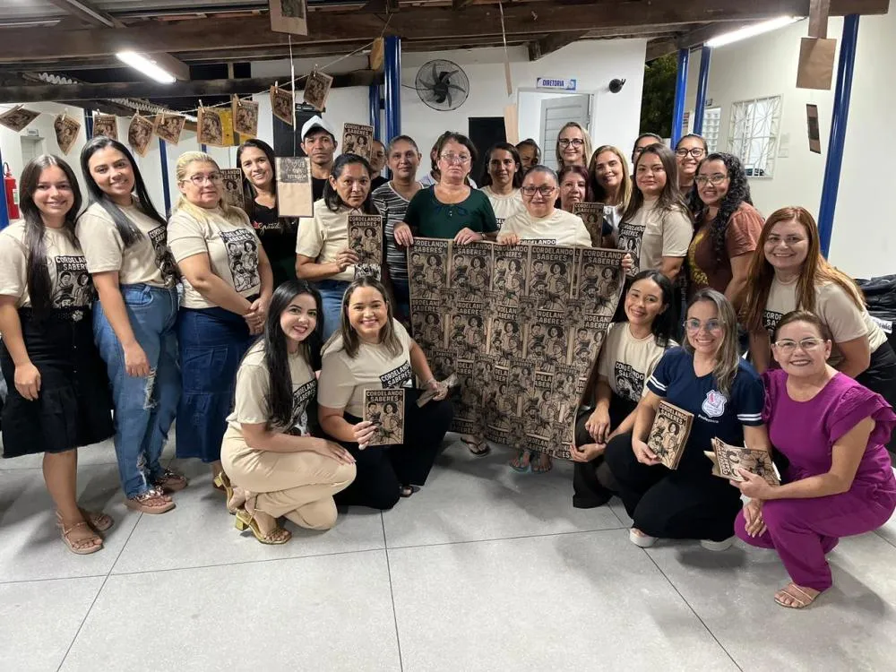 Escola Ernani Sátyro de Uiraúna realiza lançamento do livro “Cordelando Saberes” com produções dos alunos do EJA
