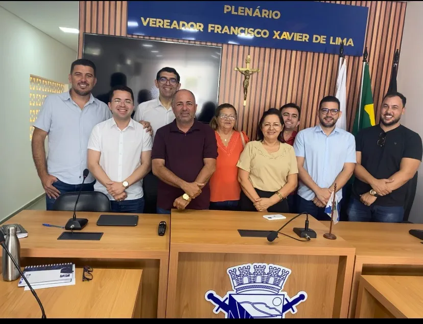 Câmara de Triunfo realiza reunião entre vereadores e assessoria para tratar do planejamento legislativo de 2026