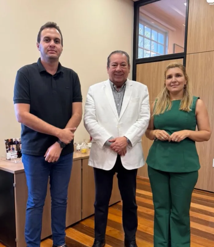 Prefeita Laís Raquel e prefeito Espedito Filho despacham demandas de Poço de José de Moura com o Governo do Estado