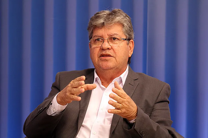 João Azevêdo diz que candidatura ao Senado será última eleição e ratifica saída do governo em abril