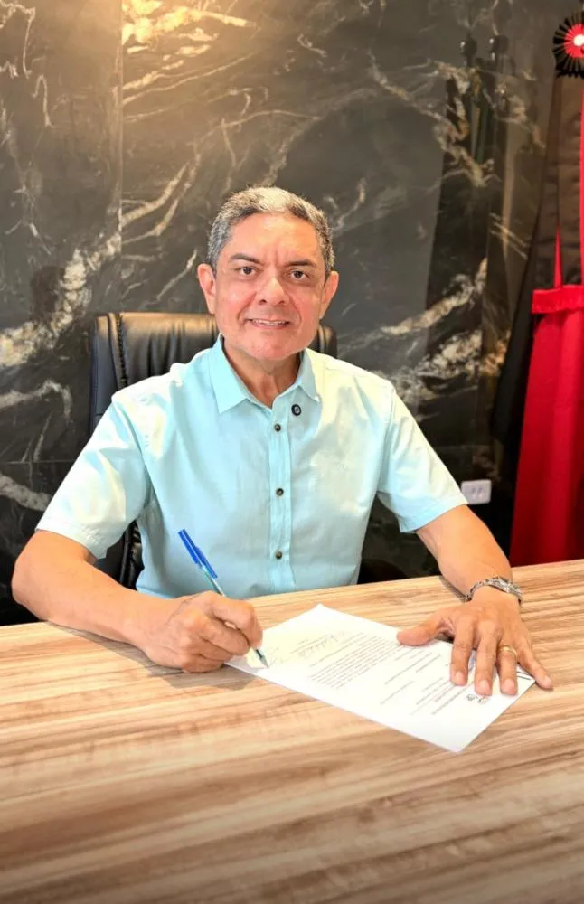 Prefeito Rinaldo Cipriano anuncia reajuste salarial acima do nacional para professores de Joca Claudino