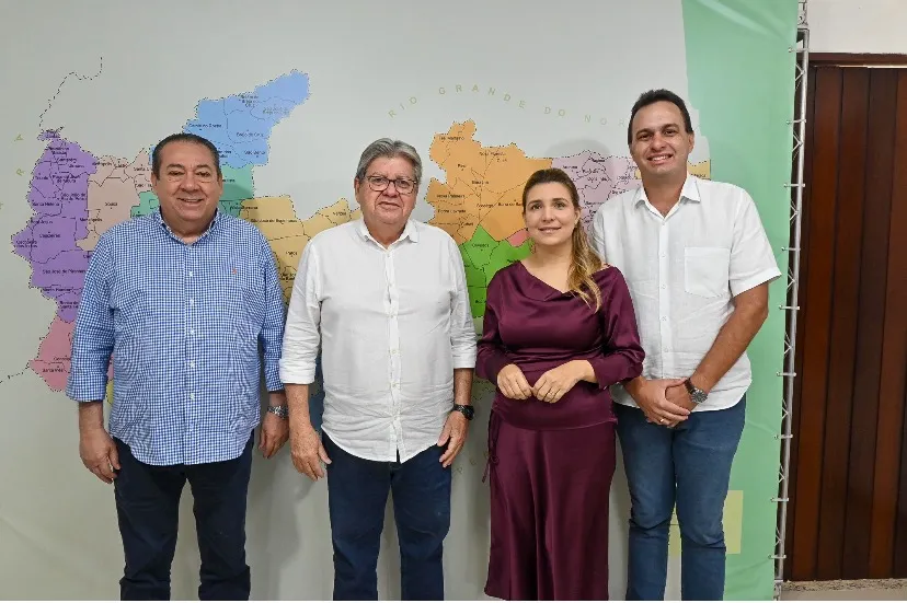 Prefeito Espedito Filho e Prefeita Laís Raquel mantêm audiência com o ex-governador João Azevedo