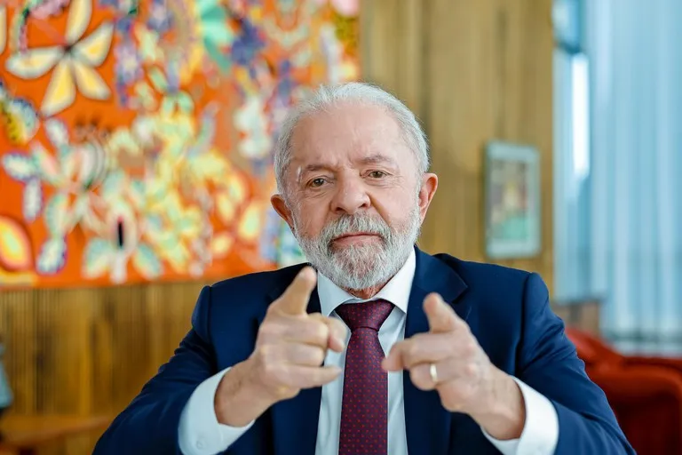Lula amplia vantagem sobre Flávio em 1º e 2º turnos, aponta BTG/Nexus