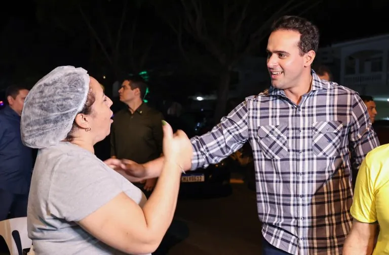 Governador Lucas Ribeiro participa da abertura do São João de Patos e acompanha estrutura de saúde e segurança da festa