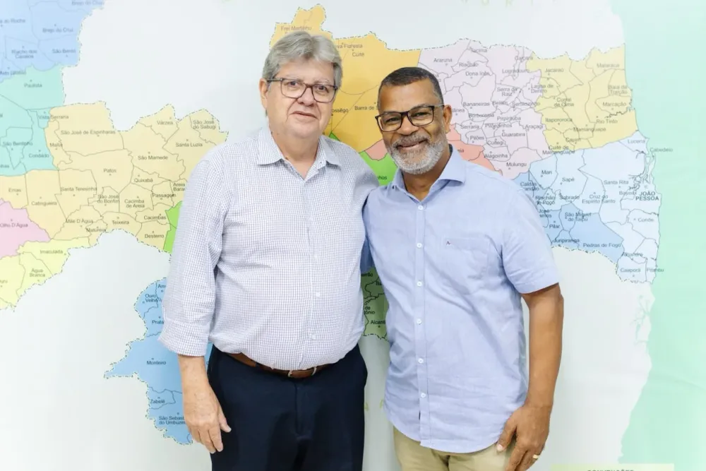 João Azevêdo amplia apoios e recebe adesão do Bispo José Luiz para disputa ao Senado