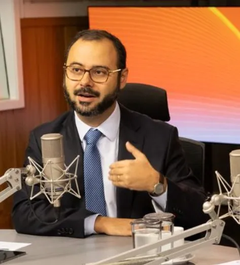 Governo estuda ampliar teto de faturamento e renegociar pendências de MEI's, diz ministro