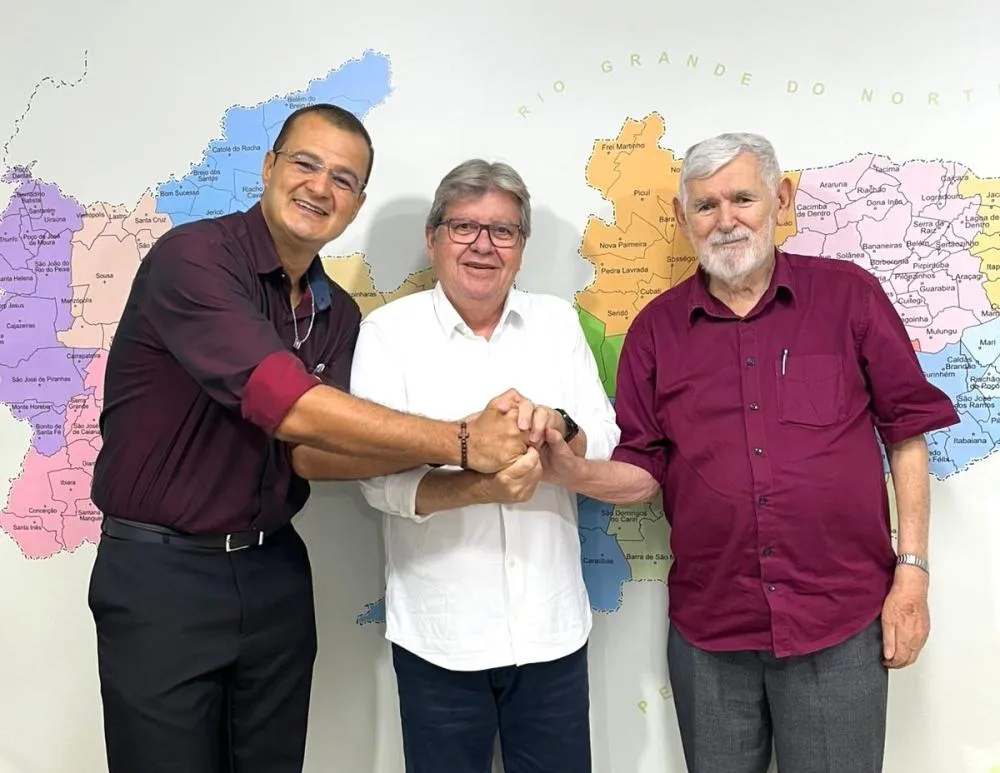 João Azevêdo reúne Luiz Couto e fortalece articulação da base governista para 2026