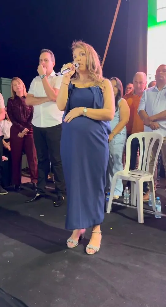 Prefeita Laís Raquel inaugura mais duas importantes obras e anuncia mais ações em Poço de José de Moura e mostra liderança após reunir uma multidão no evento