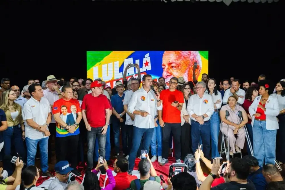 Lucas consegue reunir mais de 100 prefeitos e lideranças políticas em CG pela reeleição de Lula