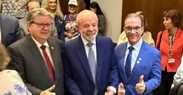 Com presença de Lula, João destaca políticas públicas para as mulheres